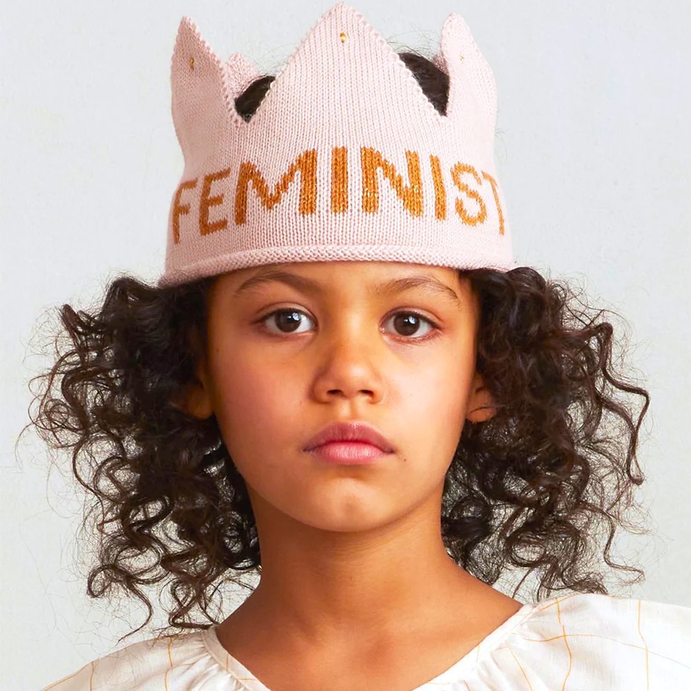 Oeuf Feminist Knit Crown [3/6 Yrs]